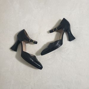 Chanel Black Leather Pumps